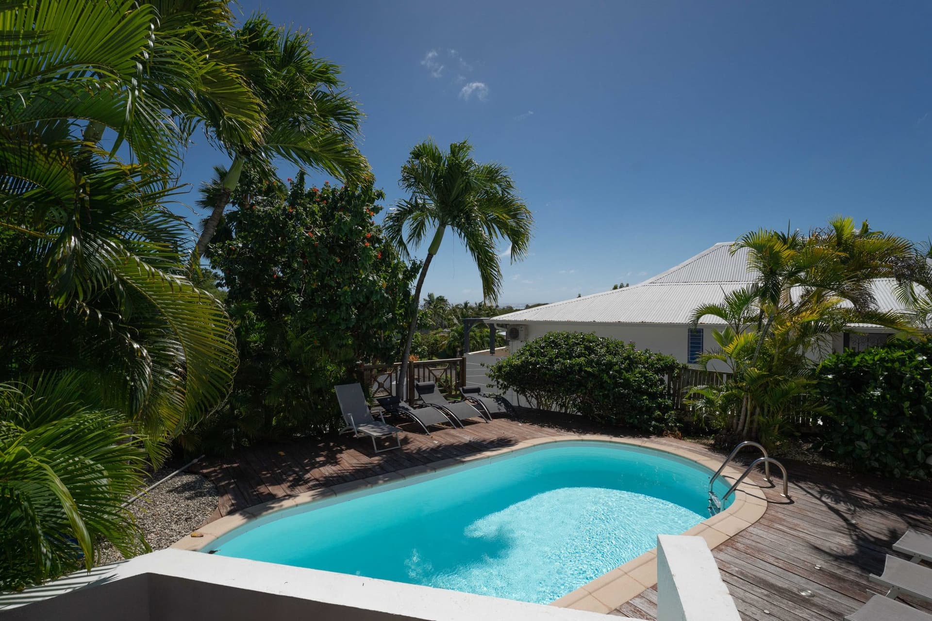 Villa 4 chambres, piscine, petite vue mer , plage à pied
