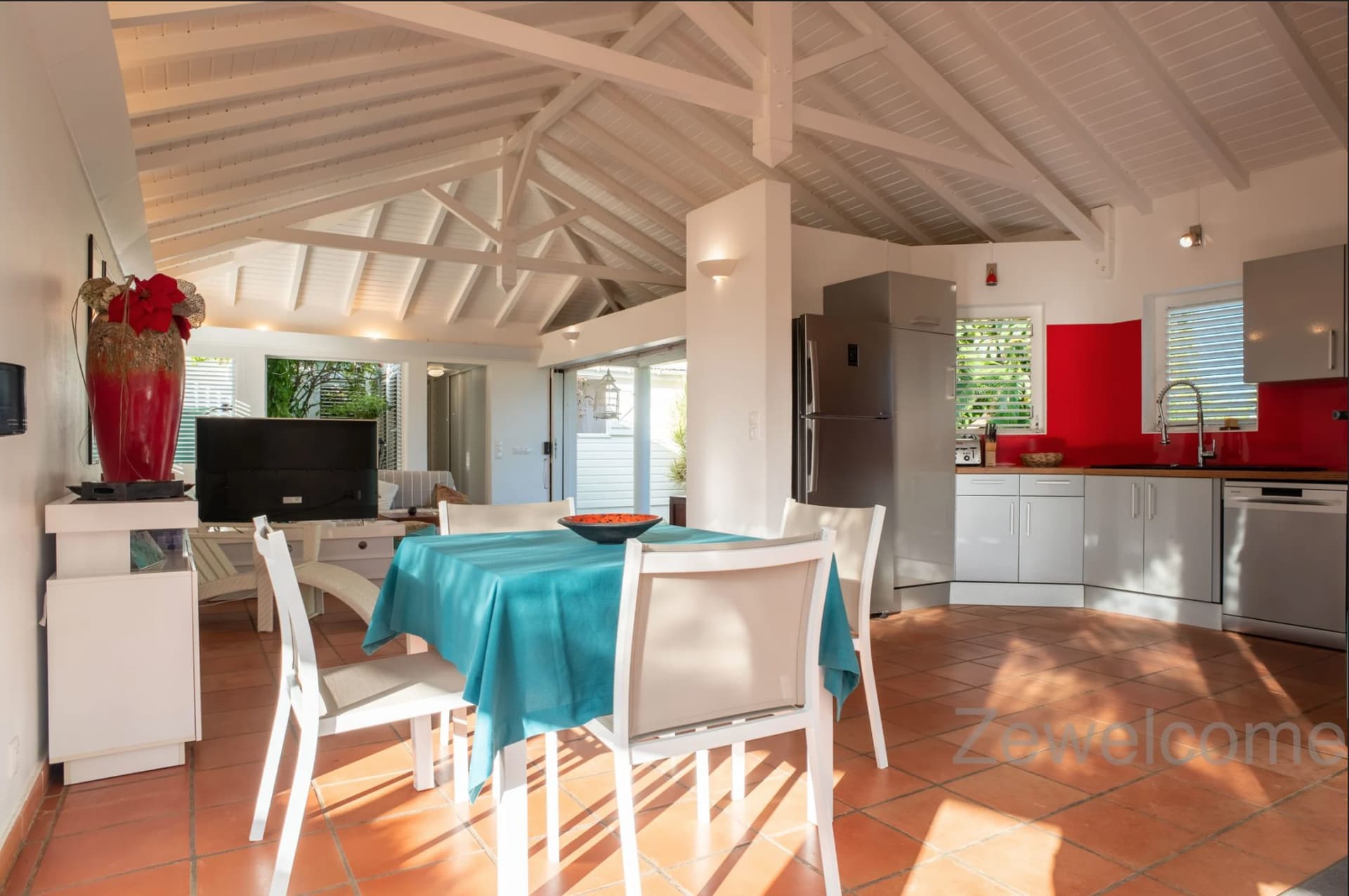 Villa 4 chambres, piscine, petite vue mer , plage à pied 2